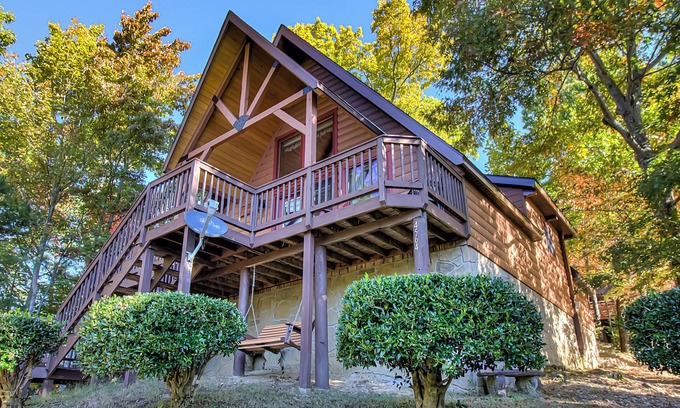 Gatlinburg - Pigeon Forge Chalet De Esquí | Centrally Located Charming Chalet in picturesque Pigeon Forge