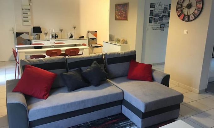 Pierrefonds Apartamento | centre Pierrefonds superbe appartement + parking