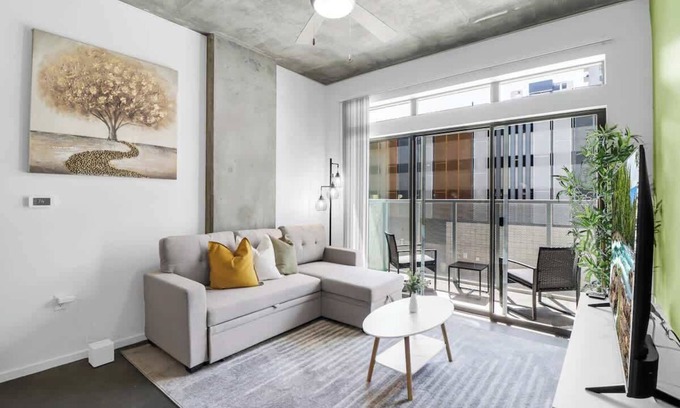 Evans Churchill Apartamento | Centric 2BR In HEART of DTPHX Free Garage Parking