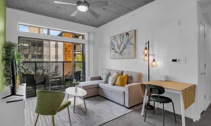 Evans Churchill Apartamento | Centric 3BR In HEART of DTPHX Pool+Free Parking