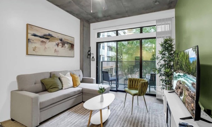 Evans Churchill Apartamento | Centric 4BR In HEART of DTPHX Pool+Free Parking