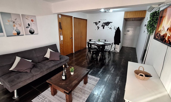 Centro Apartamento | Centric Loc : Sleeps 5 : Balcony : High-Speed WiFi