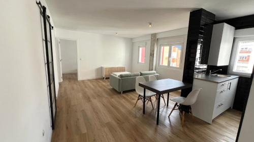Los Corrales de Buelna Apartamento | Centro de Cantabria