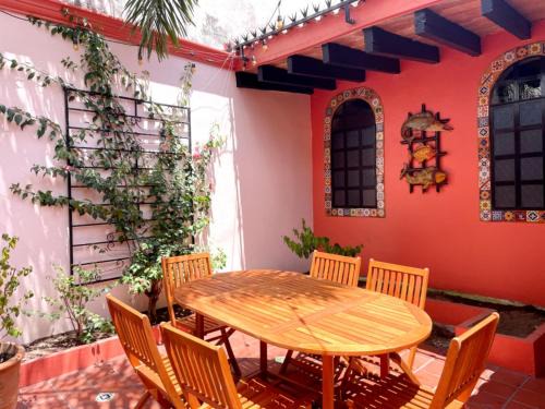 Centro Historico Casa | Centro Home with Courtyard BBQ