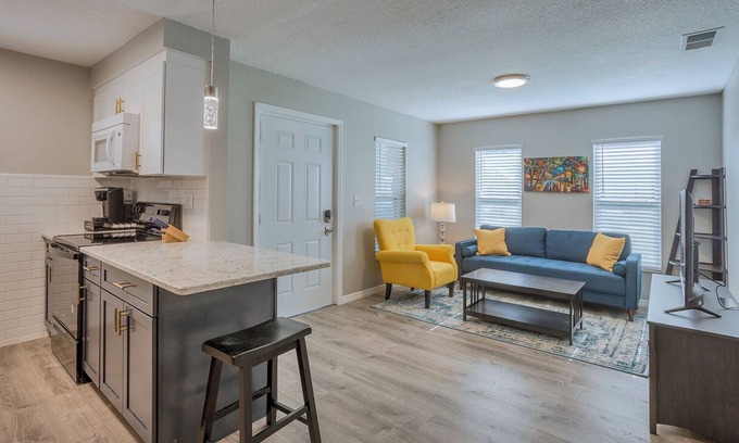 Historic Ybor Casa | Centro Ybor Glam Duplex- Unit A