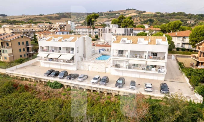 Foggetta Apartamento | Cerrano Park B08 - Libeccio - Apartment with garden and terrace with seaview