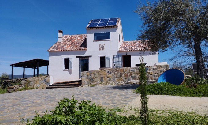 Constantina Cabaña | CERRO CARLOTA Una casa rural sostenible Parque Natural Sierra Norte Sevilla.