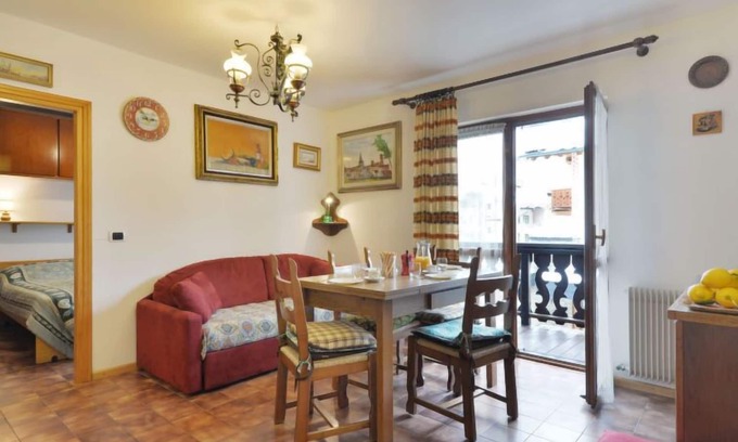 Alba Apartamento | Cesa Fraines by Interhome