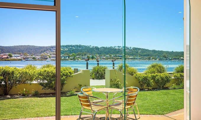 Merimbula Apartamento | Cetacea Luxury Apartments - Apartamento de 2 habitaciones con vista al lago - Acceso para discapacitados
