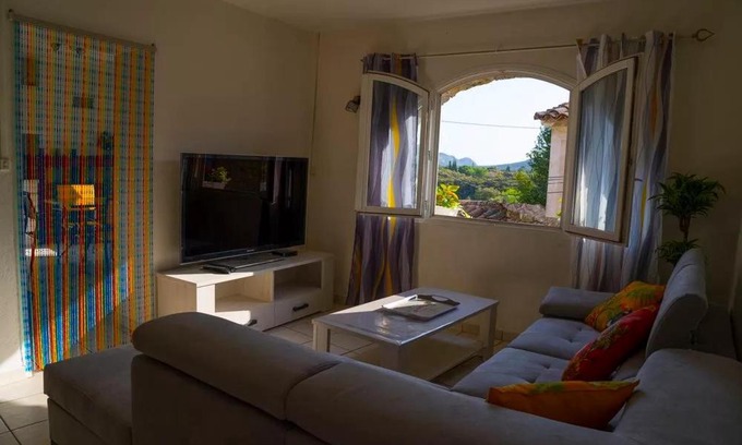 Asilah Beach Apartamento | Cette maison moderne à louer est nichée au cœur d'une magnifique forêt
