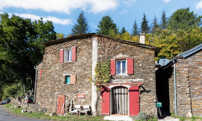 Saint-Germain-de-Calberte Casa | Casa de Piedra en Cevennes junto al Pueblo