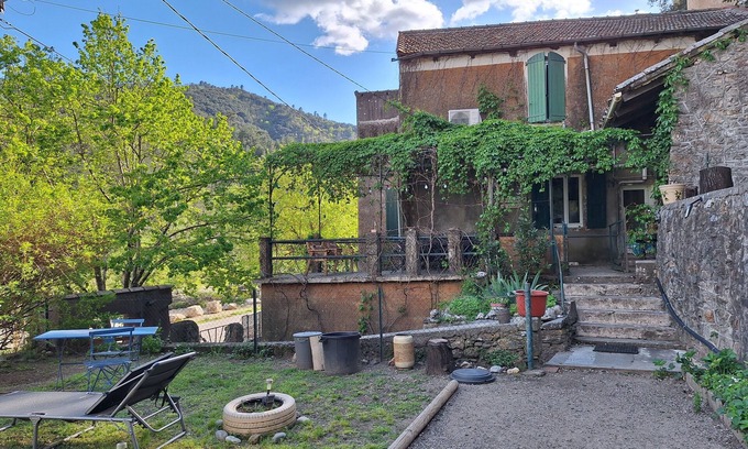 Saint-Jean-du-Gard Casa | Cévenole house on the banks of the Gardon