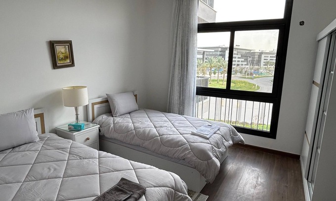New Cairo Apartamento | CFC 2BR:Walk to CFC Mall