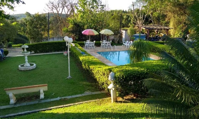 Cotia Casa | Chácara com Ambiente bem Familiar, em Meio á Natureza, Para Momentos Especiais!