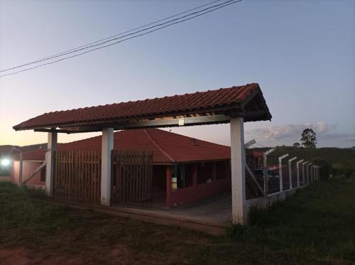 Cambui Casa | Chácara com Piscina e Lareira para Alugar em Munhoz MG