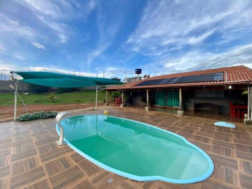 Itaucu Casa | Chácara de lazer em Ordália com piscina aquecida e lago de pesca