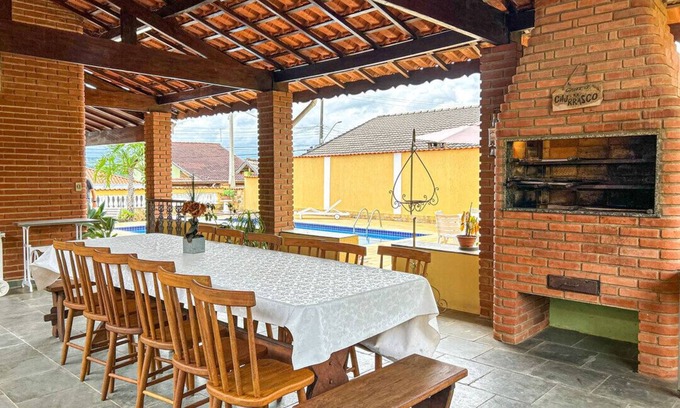 Jardim Colonial Casa | Chácara elegante com piscina e lazer em Atibaia/SP