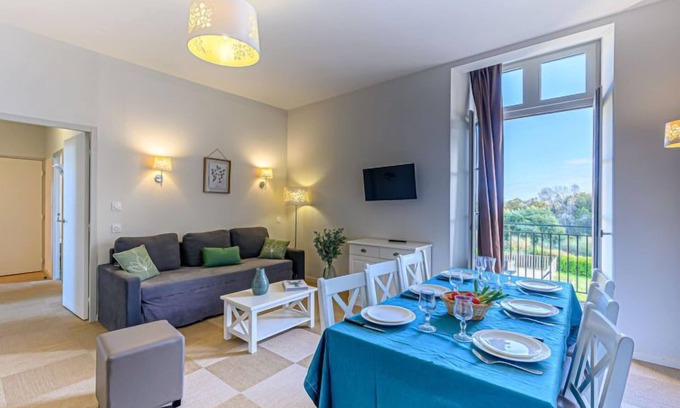 Baden Apartamento | Château De Kergonano, by Interhome
