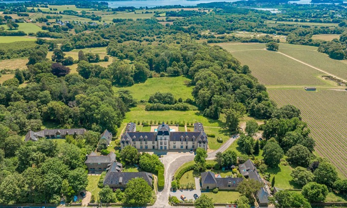 Baden Casa | Château De Kergonano, dans l'Orangerie by Interhome
