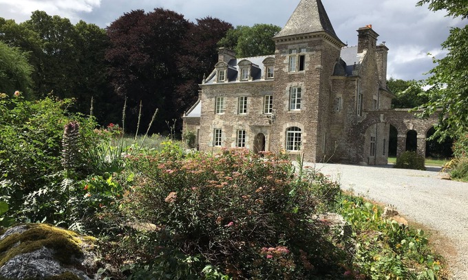 Augan Casa | Château de la Ville Voisin