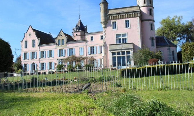 Montolieu Cama Y Desayuno | Château de Villeneuve - Montolieu