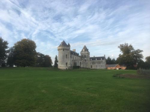 Villers-Chatel Cama Y Desayuno | Château de Villers-Châtel
