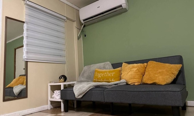 Tierras Nuevas Saliente Apartamento | CH 1003: Cozy studio in amazing Manatí with AC, WiFi, Pool & more