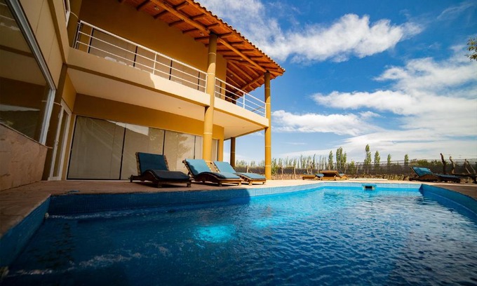 San Rafael Hotel | Chaglasian Wine & Suites