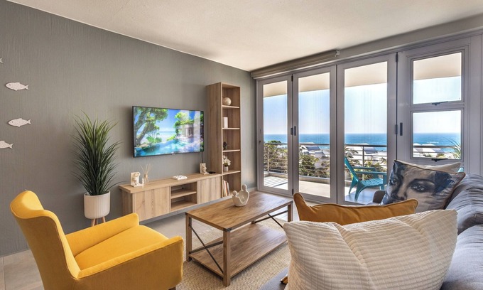 Shaka's Rock Apartamento | Chakas Cove Salt Rock | Sea View and Tidal Pool