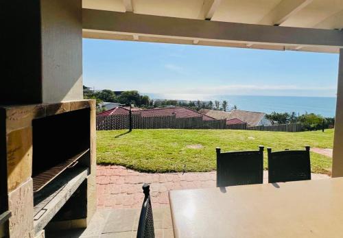 Shaka's Rock Apartamento | Chakas Rock Chalets 8 SEAVIEW - PRIVATE BRAAI - 9 HOLE PUTT-PUTT - TENNIS