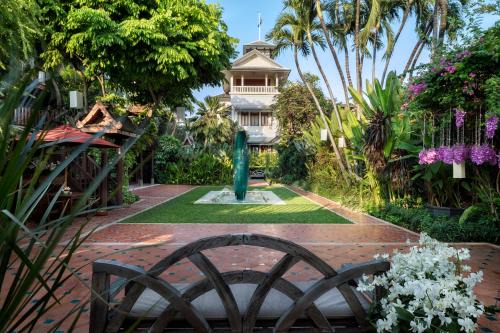Phra Borom Maha Ratchawang Hotel | Chakrabongse Villas