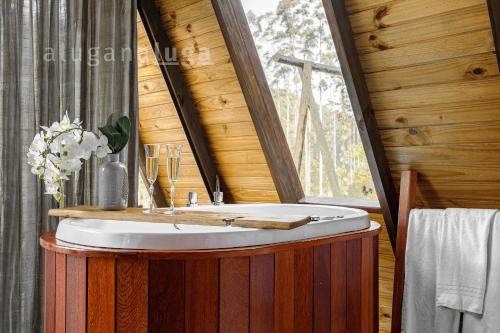Sao Pedro de Alcantara Chalet De Esquí | Chalé Alcântara - Com banheira para casal