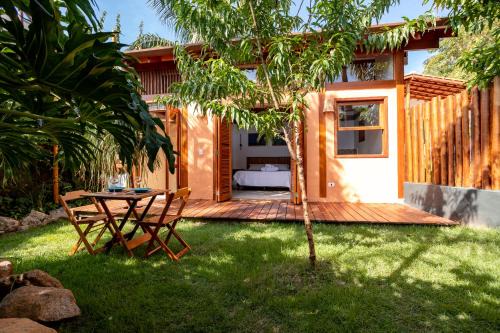 Feiticeira Casa | Chalé com jardim privativo a 200m da praia!