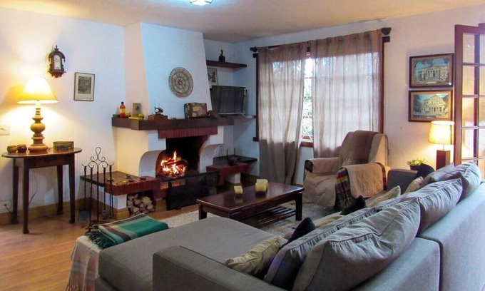 Vila Everest Chalet De Esquí | Chalé com lareira e Wi-Fi em Campos do Jordão/SP