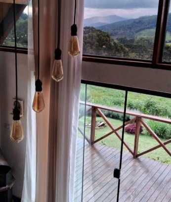 Sao Bento do Sapucai Chalet De Esquí | Chalé com vidros e hidromassagem