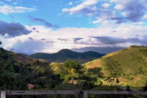 Itajuba Chalet De Esquí | Chalé com vista para montanha na CERVEJARIA JYBÁ