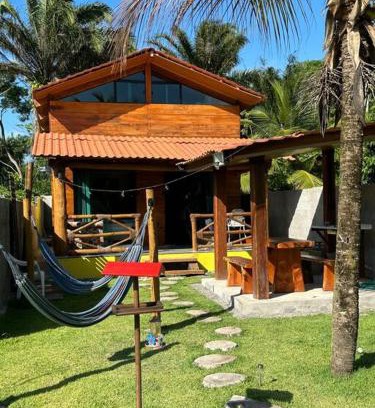 Armacao do Tairu Casa | Chalé de Madeira, a 60m do mar em condomínio