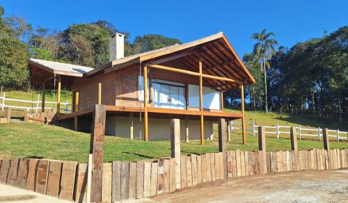 Santo Antonio do Pinhal Cabina | Chalé Encanto dos Pinhais