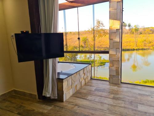 Jaboticatubas Otro | Chalé/Loft com hidromassagem defronte Lagoa na Serra do Cipó