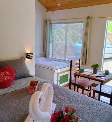 Costas Chalet De Esquí | Chalé Som do Riacho com Hidromassagem e Lareira á 20 minutos de Gonçalves-MG