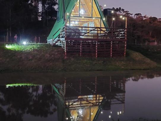 Rio Rufino Chalet De Esquí | Chalé super aconchegante a beira do lago.