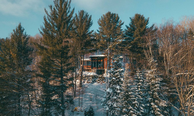 Sainte-Emelie-de-L'Energie Chalet De Esquí | Chalet Kabana Spa (lakefront)