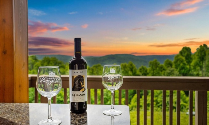 Boone Condominio | Chalakee Lodge C512, cerca de atracciones de High Country, comunidad cerrada, piscinas cubiertas y al aire libre, salas de fitness