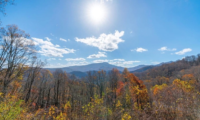 Boone Condominio | Chalakee Lodge CB-2 / Cerca de High Country Attractions / Resort / piscinas cerradas - 10% de descuento de última hora - descuento incluido en el presupuesto en línea
