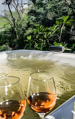 Santana do Riacho Apartamento | Chale com Hidromassagem em meio a Natureza