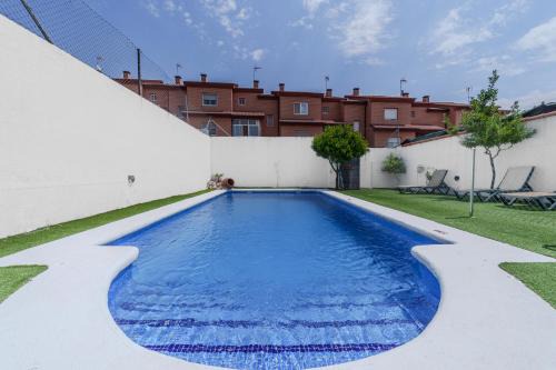 Ciudad Universitaria Casa | Chalet con piscina privada, barbacoa y tranquilidad