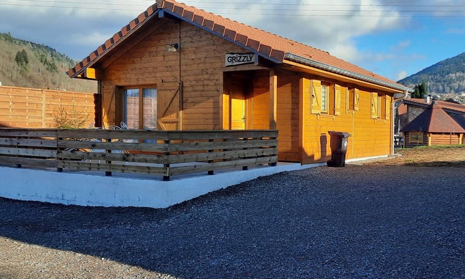 Saint-Maurice-sur-Moselle Chalet De Esquí | Chalet GRIZZLY at the foot of Ballon d'Alsace pets welcome