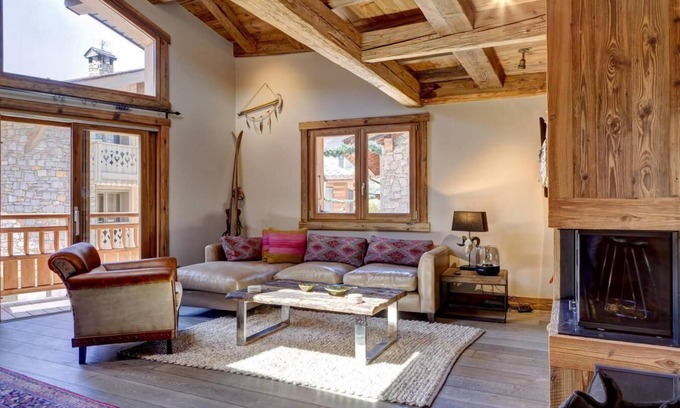 Le Praz Chalet De Esquí | Chalet, 100m del centro estación, balcón, chimenea o estufa a leña, tv, 150m², Courchevel