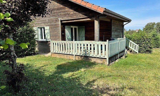 Saint-Mamet-la-Salvetat Casa | Chalet 3 Lou BRAISADOU on a farm, with heated indoor swimming pool