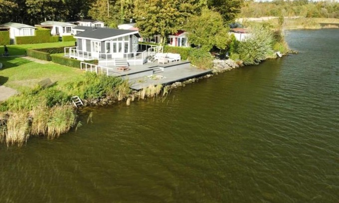 Biddinghuizen Chalet De Esquí | Chalet "Aan ut water" Elburg
